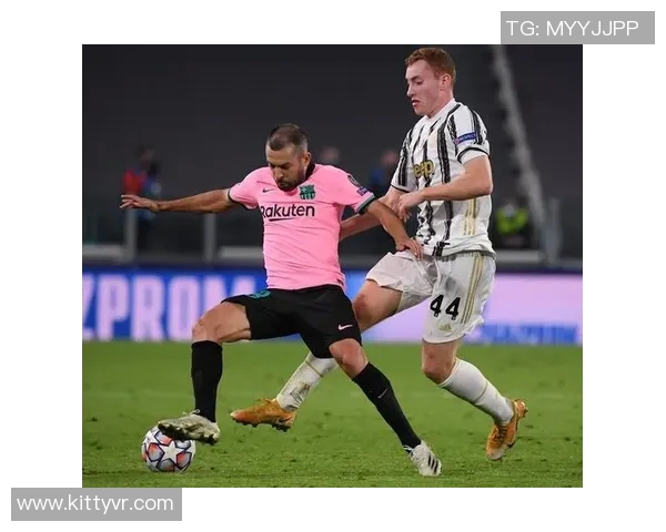 尤文图斯与巴萨激战正酣双方战术博弈引发球迷热议