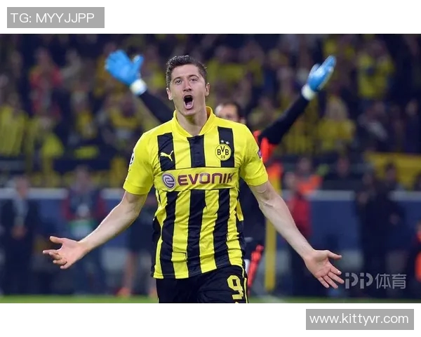 莱万领衔球队新征程展现无与伦比的足球才华与领导力