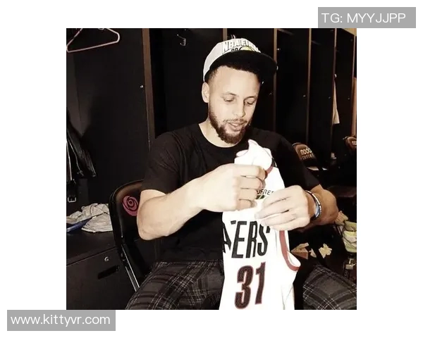 篮球明星大个的传奇之路与赛场背后的奋斗故事揭秘